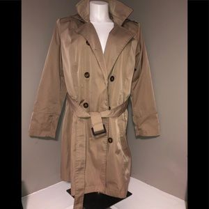 Hooded camel rain coat